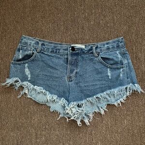 Casual Blue Frayed Hem Jean Shorts